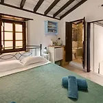 Pablito House-seaview Nests *