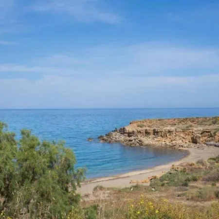 여관 Pablito House-seaview Nests