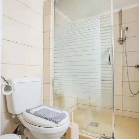 Pablito House-seaview Nests Inn