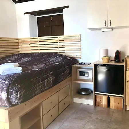 Pablito House-seaview Nests Inn