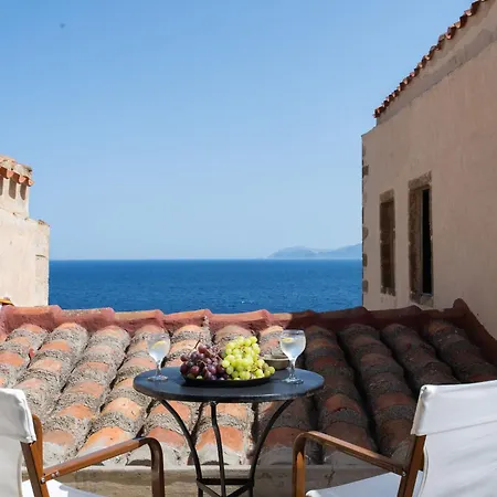 Pablito House-seaview Nests Inn *