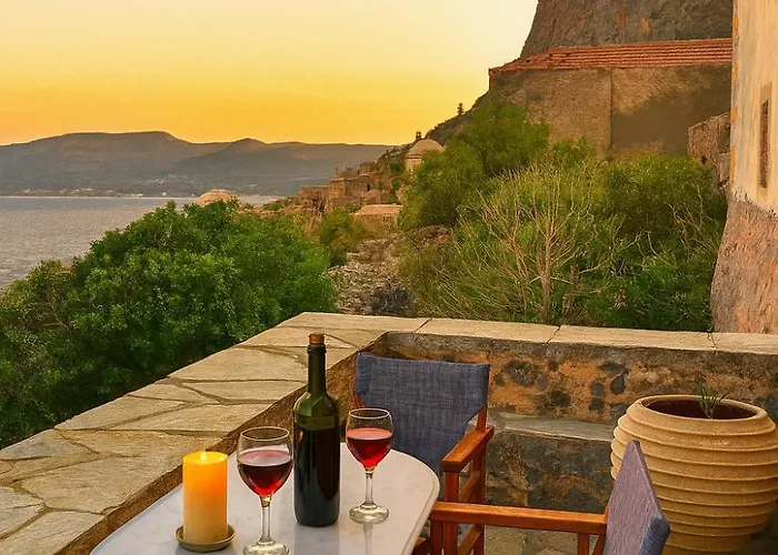 Pablito House-seaview Nests Inn *