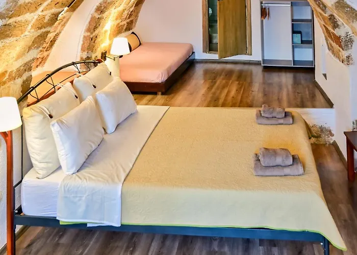 Pablito House-seaview Nests Inn *