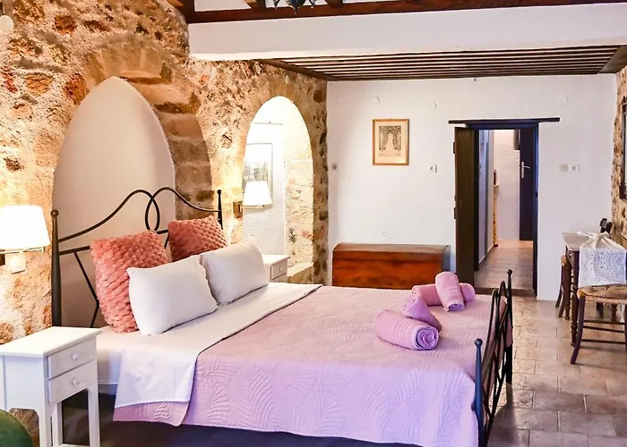 Pablito House-seaview Nests Inn *